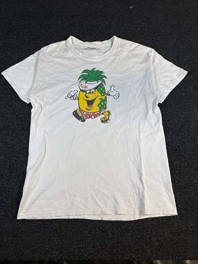 Vintage Dole Hawaii Pineapple Plantation Hug A Pineapple Graphic T-Shirt